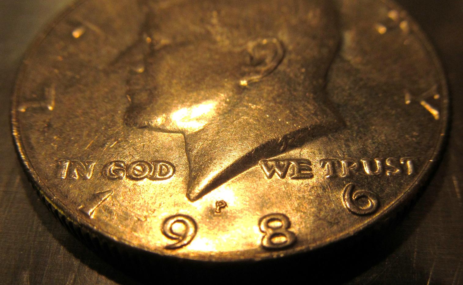 Is-This-A-Mint-Error-Of-Some-Sort-On-This-1986-P-Kennedy-Half-Dollar?